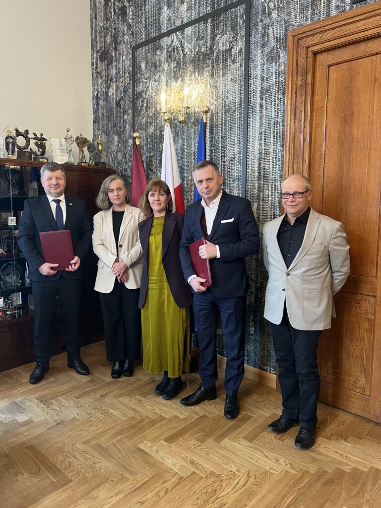 Podpisanie porozumienia o współpracy w zakresie prowadzenia wspólnych projektów dydaktycznych i naukowych z Politechniką Rzeszowską